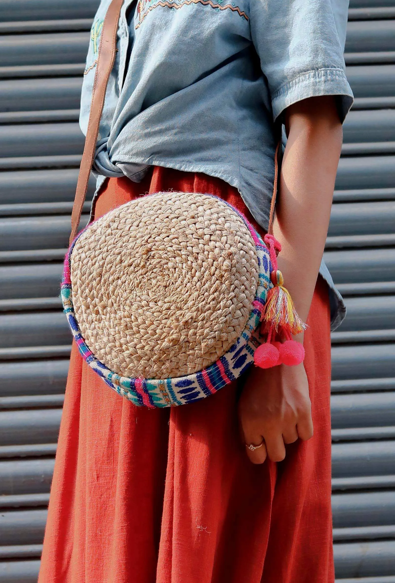 Oval Sling Jute Bag