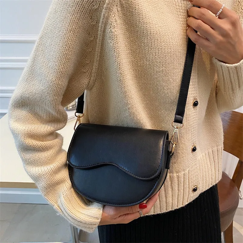 Vintage Small Bag New Fashion Versatile Autumn and Winter One Shoulder Crossbody Bag Small Women's Bag Underarm Saddle Bag