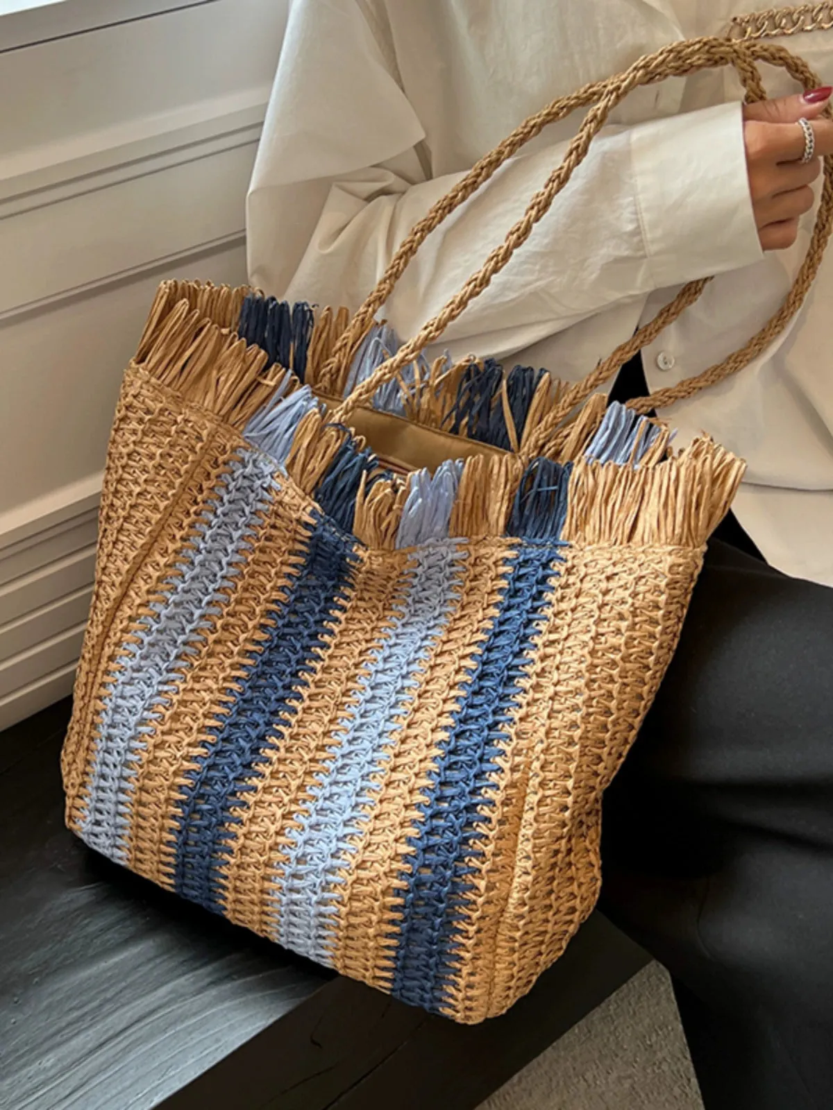 Women's Straw Summer Beach Vacation Shoulder Bag